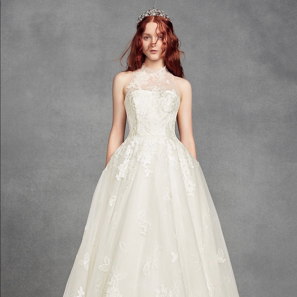 Ivory Vera Wang Wedding Dress - David’s Bridal